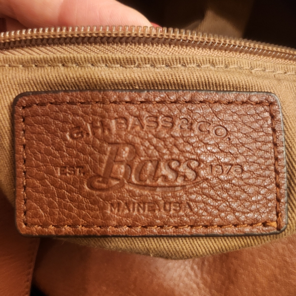 Bass Cognac Brown Leather Crossbody Bag - Picture 4 of 9